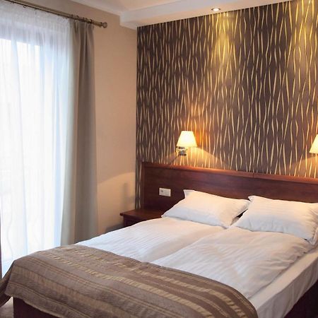 סלאופסק Hotel Pod Kluka מראה חיצוני תמונה